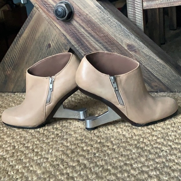 United Nude Shoes - United Nude Eamz invisible heel boho ankle boots